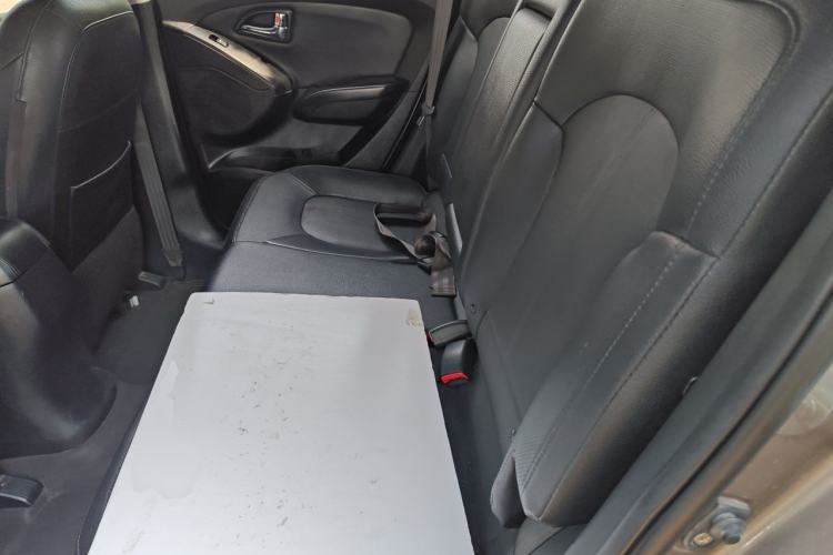 Used Hyundai ix35 2013 2.0L Automatic Two-Wheel Drive Smart GLS China IV Standard Left Rear Seat