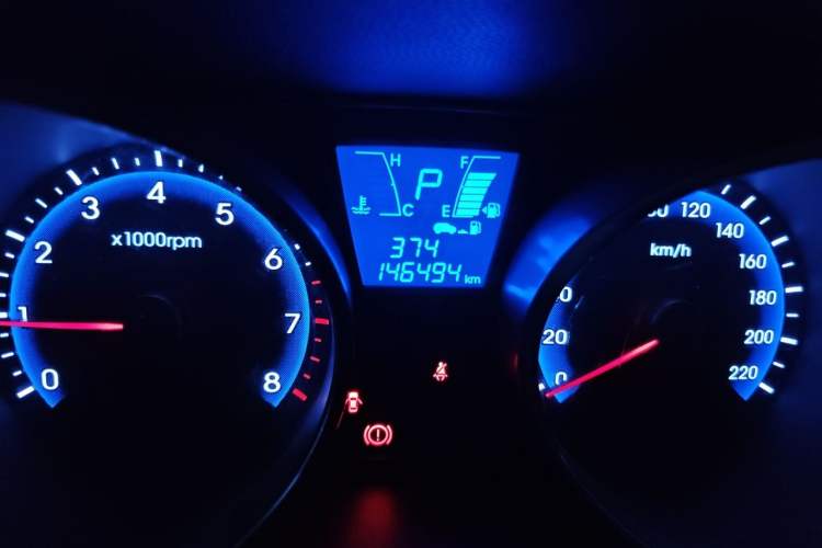 Used Hyundai ix35 2013 2.0L Automatic Two-Wheel Drive Smart GLS China IV Standard Odometer Close Up