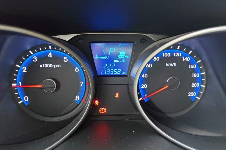 Used Hyundai ix35 2013 2.0L Automatic Two-Wheel Drive Smart GLS China IV Standard Odometer Close Up