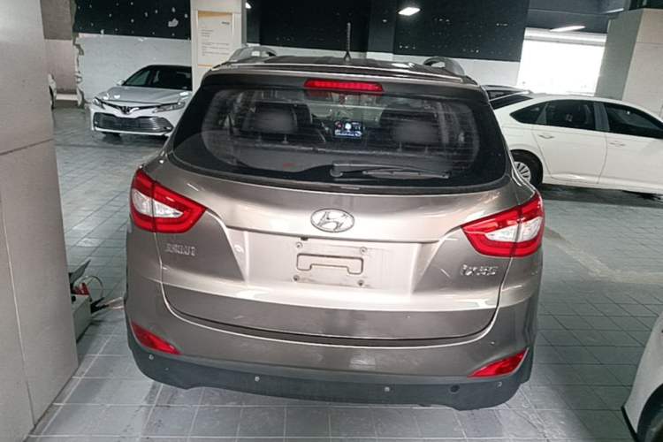 Used Hyundai ix35 2013 2.0L Automatic Two-Wheel Drive Smart GLS China IV Standard Rear