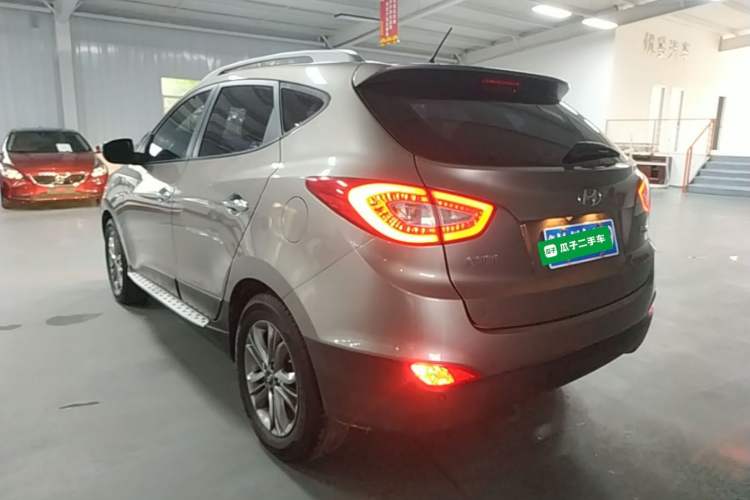 Used Hyundai ix35 2013 2.0L Automatic Two-Wheel Drive Smart GLS China IV Standard Rear Left 45 Deg