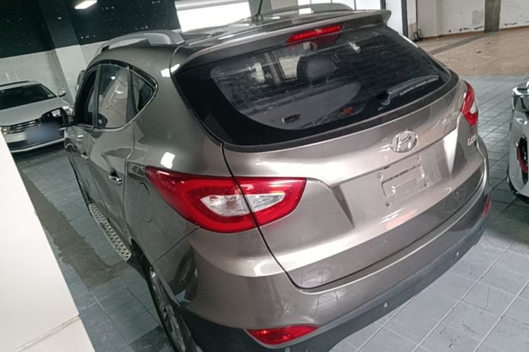 Used Hyundai ix35 2013 2.0L Automatic Two-Wheel Drive Smart GLS China IV Standard Rear Left 45 Deg