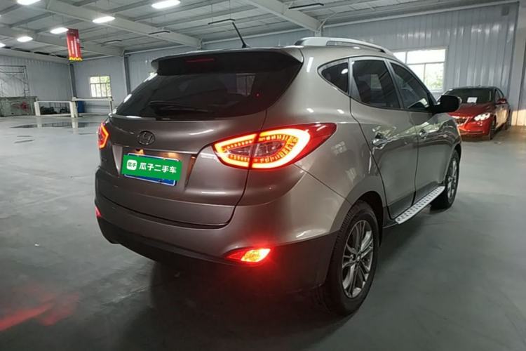 Used Hyundai ix35 2013 2.0L Automatic Two-Wheel Drive Smart GLS China IV Standard Rear Right 45 Deg