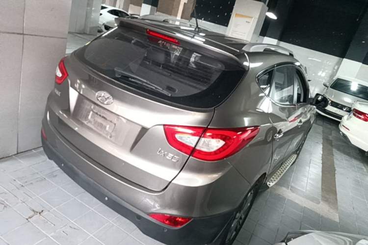Used Hyundai ix35 2013 2.0L Automatic Two-Wheel Drive Smart GLS China IV Standard Rear Right 45 Deg