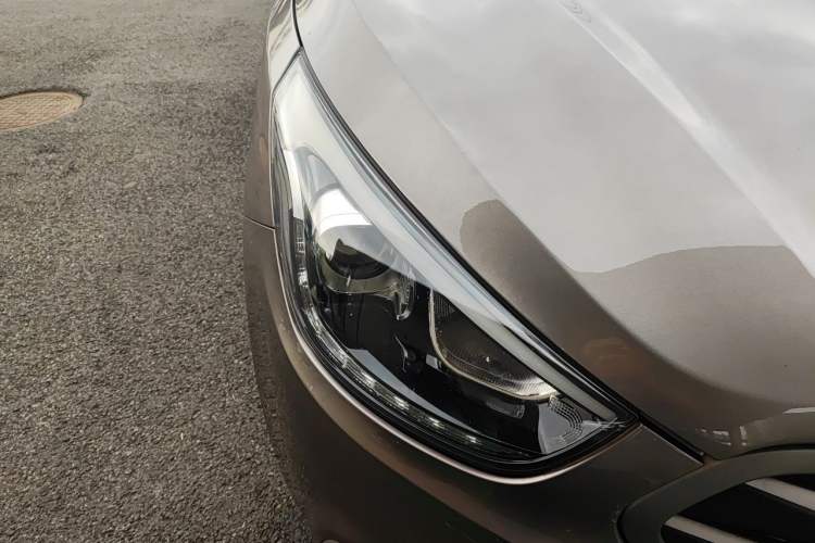 Used Hyundai ix35 2013 2.0L Automatic 4x4 Intelligent GLS China IV Standard Right Front Headlight