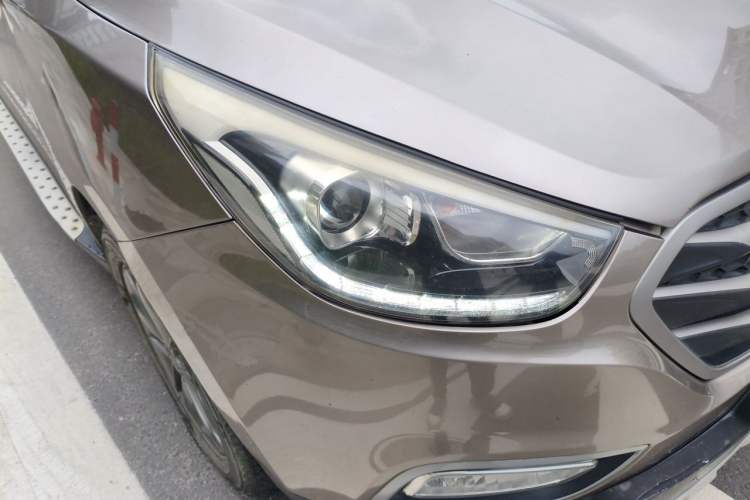 Used Hyundai ix35 2013 2.0L Automatic Two-Wheel Drive Smart GLS China IV Standard Right Front Headlight