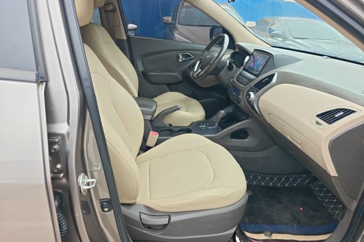 Used Hyundai ix35 2013 2.0L Automatic Two-Wheel Drive Smart GLS China IV Standard Right Front Seat