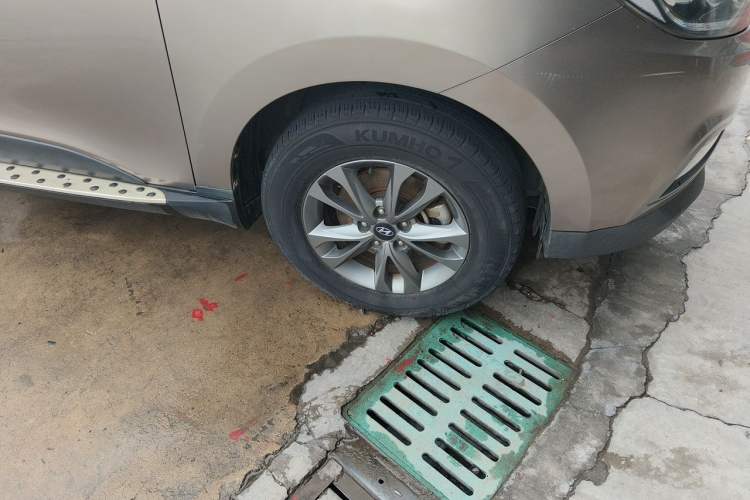 Used Hyundai ix35 2013 2.0L Automatic 2WD Comfort GL China IV Standard Right Front Wheel Hub