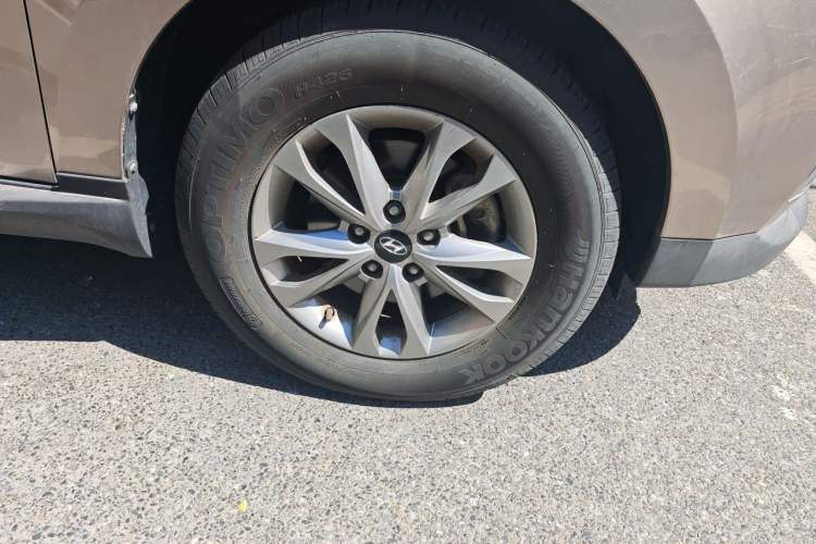 Used Hyundai ix35 2013 2.0L Automatic 4x4 Comfort GL China V Standard Right Front Wheel Hub