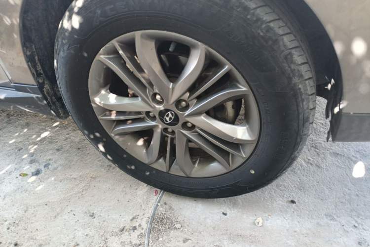 Used Hyundai ix35 2013 2.0L Automatic Two-Wheel Drive Smart GLS China IV Standard Right Front Wheel Hub