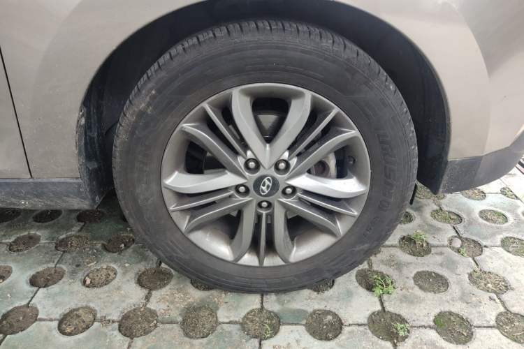 Used Hyundai ix35 2013 2.0L Automatic Two-Wheel Drive Smart GLS China V Standard Right Front Wheel Hub