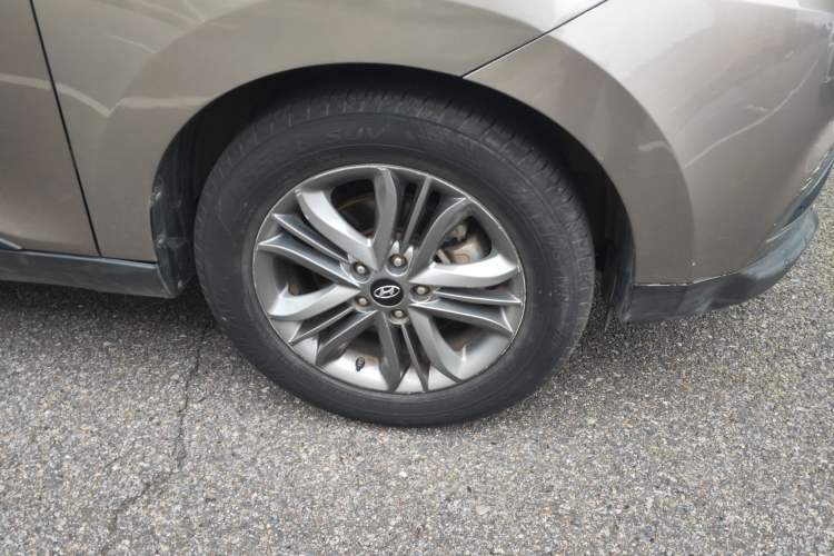 Used Hyundai ix35 2013 2.0L Automatic Two-Wheel Drive Smart GLS China IV Standard Right Front Wheel Hub