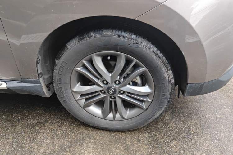 Used Hyundai ix35 2013 2.0L Automatic Two-Wheel Drive Smart GLS China IV Standard Right Front Wheel Hub