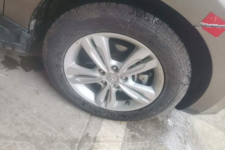 Used Hyundai ix35 2013 2.0L Automatic Two-Wheel Drive Smart GLS China IV Standard Right Front Wheel Hub