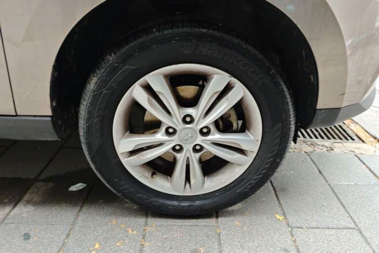 Used Hyundai ix35 2013 2.0L Automatic 4x4 Smart GLS China V Standard Right Front Wheel Hub
