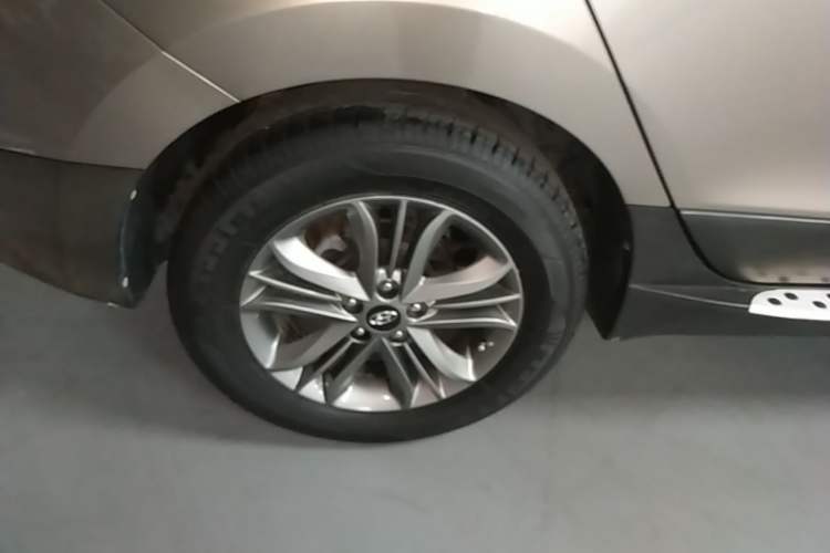 Used Hyundai ix35 2013 2.0L Automatic Two-Wheel Drive Smart GLS China IV Standard Right Rear Wheel Hub