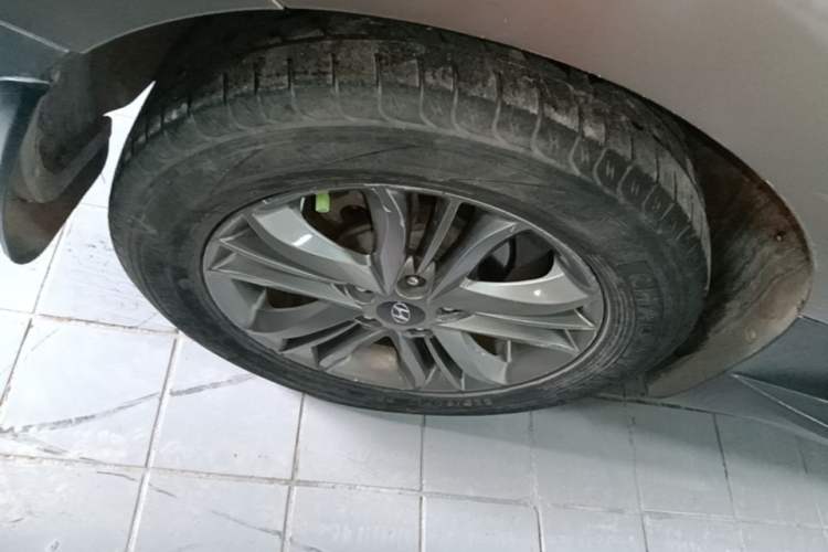 Used Hyundai ix35 2013 2.0L Automatic Two-Wheel Drive Smart GLS China IV Standard Right Rear Wheel Hub