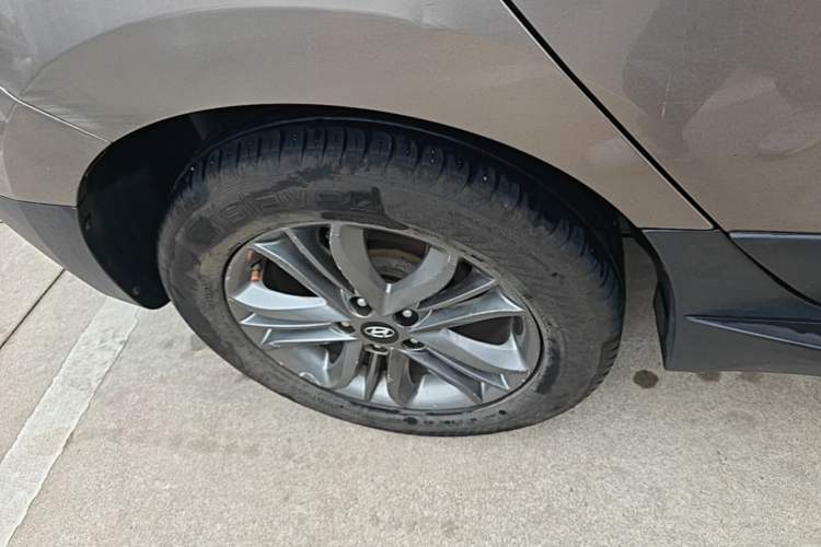 Used Hyundai ix35 2013 2.0L Automatic Two-Wheel Drive Smart GLS China IV Standard Right Rear Wheel Hub