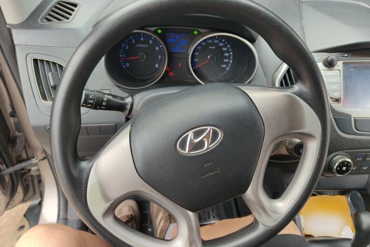 Used Hyundai ix35 2013 2.0L Automatic 2WD Comfort GL China IV Standard Steering Wheel