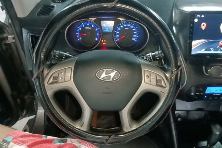 Used Hyundai ix35 2013 2.0L Automatic Two-Wheel Drive Smart GLS China IV Standard Steering Wheel