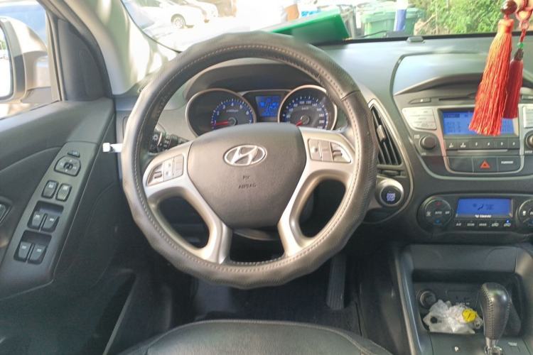 Used Hyundai ix35 2013 2.0L Automatic Two-Wheel Drive Smart GLS China IV Standard Steering Wheel