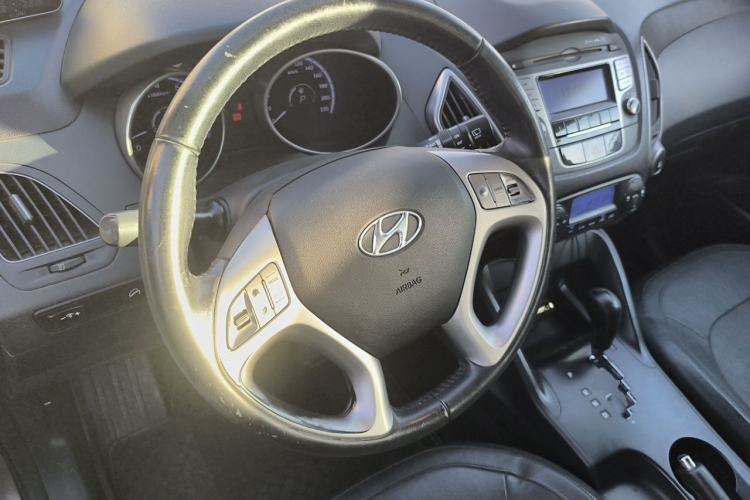 Used Hyundai ix35 2013 2.4L Automatic Two-Wheel Drive Leading GLX China V Standard Steering Wheel