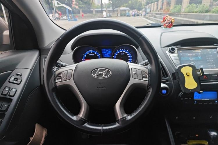 Used Hyundai ix35 2013 2.0L Automatic Two-Wheel Drive Smart GLS China IV Standard Steering Wheel