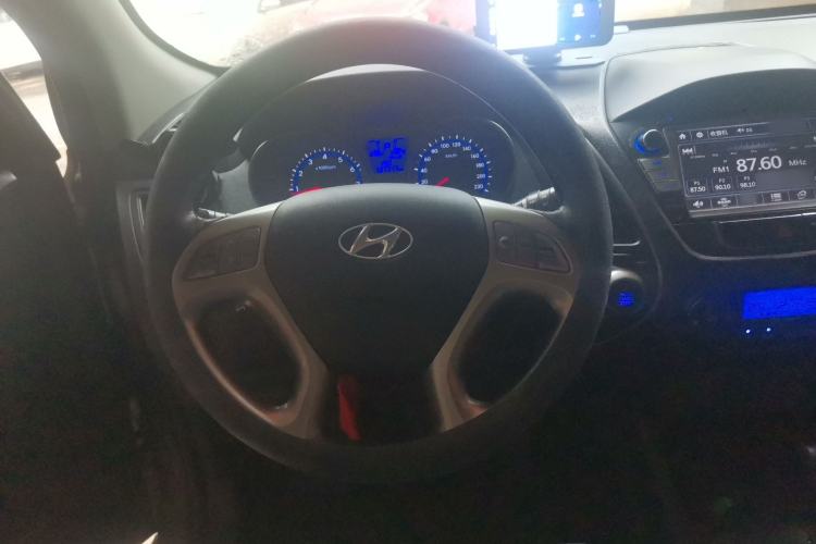 Used Hyundai ix35 2013 2.0L Automatic Two-Wheel Drive Smart GLS China IV Standard Steering Wheel