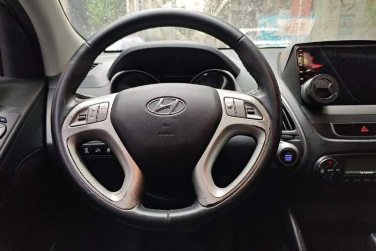Used Hyundai ix35 2013 2.0L Automatic 4x4 Smart GLS China V Standard Steering Wheel