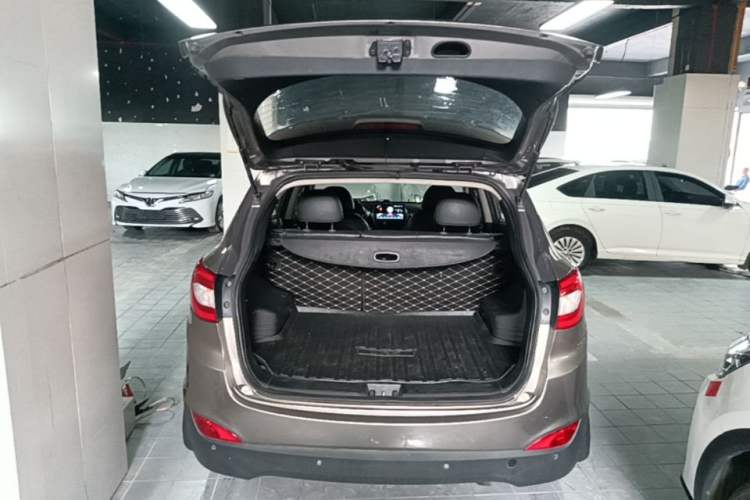 Used Hyundai ix35 2013 2.0L Automatic Two-Wheel Drive Smart GLS China IV Standard Trunk