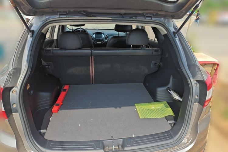 Used Hyundai ix35 2013 2.0L Automatic Two-Wheel Drive Smart GLS China IV Standard Trunk