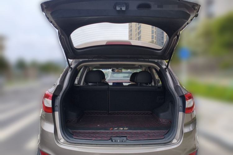 Used Hyundai ix35 2013 2.0L Automatic Two-Wheel Drive Smart GLS China IV Standard Trunk
