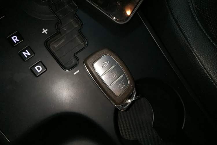 Used Hyundai ix35 2013 2.0L Automatic Two-Wheel Drive Smart GLS China IV Standard Vehicle Key