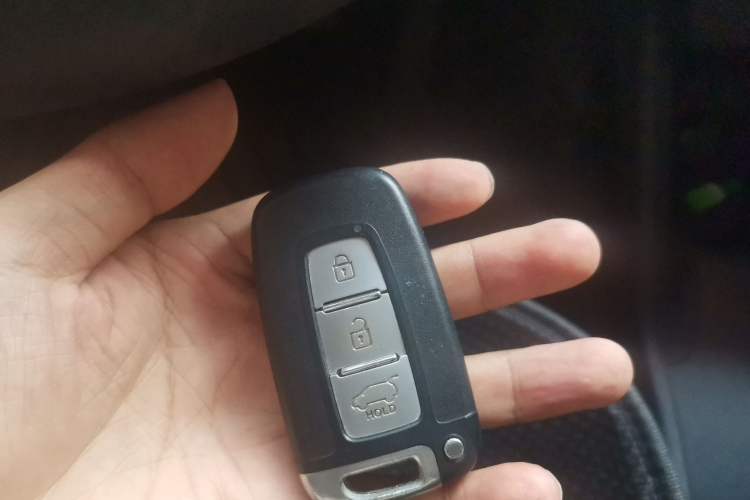 Used Hyundai ix35 2013 2.0L Automatic Two-Wheel Drive Smart GLS China IV Standard Vehicle Key