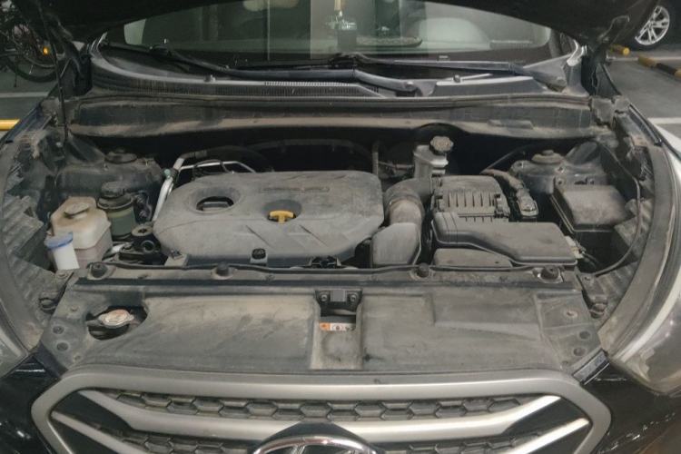 Used Hyundai ix35 2013 2.0L Automatic Two-Wheel Drive Smart GLS China V Standard Engine Bay