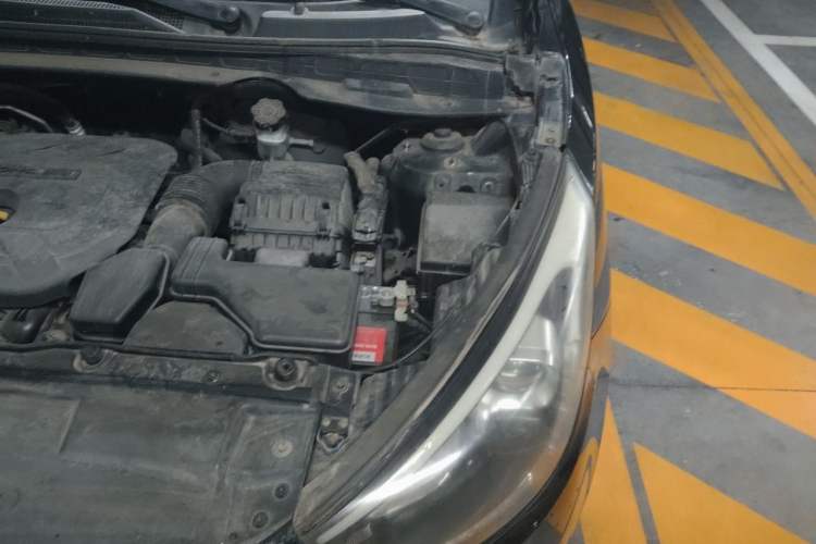 Used Hyundai ix35 2013 2.0L Automatic Two-Wheel Drive Smart GLS China V Standard Engine Bay Left