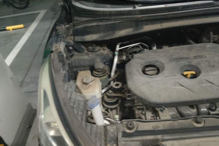 Used Hyundai ix35 2013 2.0L Automatic Two-Wheel Drive Smart GLS China V Standard Engine Bay Right