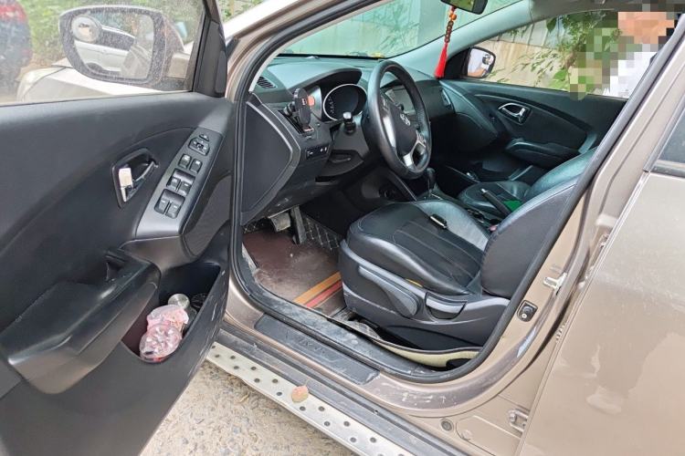 Used Hyundai ix35 2013 2.0L Automatic Two-Wheel Drive Smart GLS China IV Standard Driver Seat