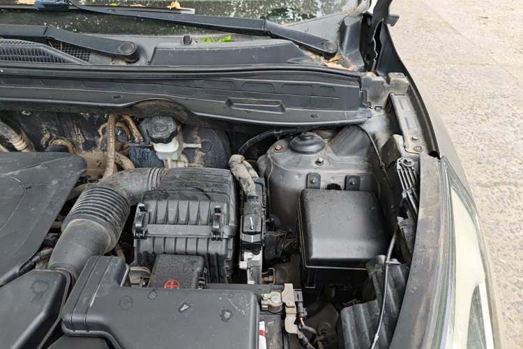Used Hyundai ix35 2013 2.0L Automatic Two-Wheel Drive Smart GLS China IV Standard Engine Bay Left