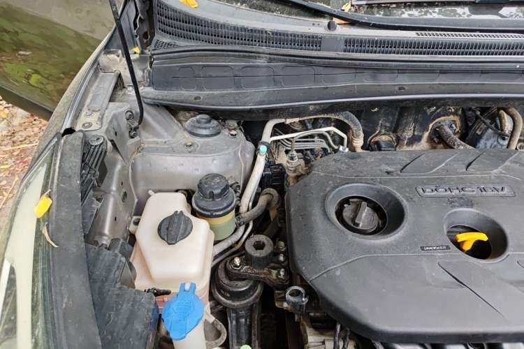 Used Hyundai ix35 2013 2.0L Automatic Two-Wheel Drive Smart GLS China IV Standard Engine Bay Right