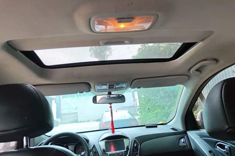 Used Hyundai ix35 2013 2.0L Automatic Two-Wheel Drive Smart GLS China IV Standard Headliner