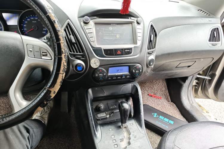 Used Hyundai ix35 2013 2.0L Automatic Two-Wheel Drive Smart GLS China IV Standard Audio And AC Panel