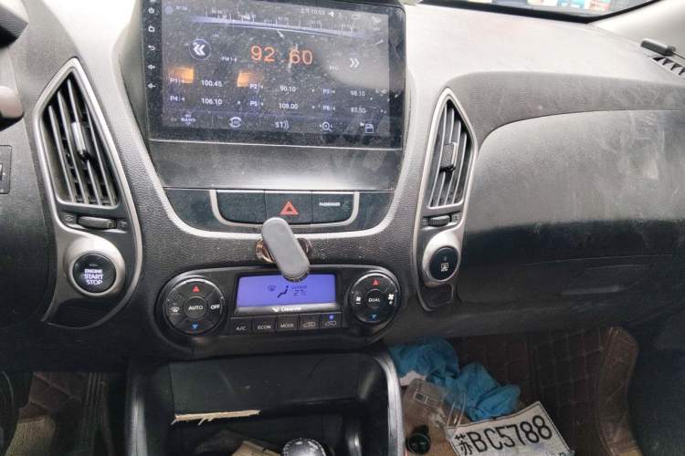 Used Hyundai ix35 2013 2.0L Automatic Two-Wheel Drive Smart GLS China IV Standard Audio And AC Panel