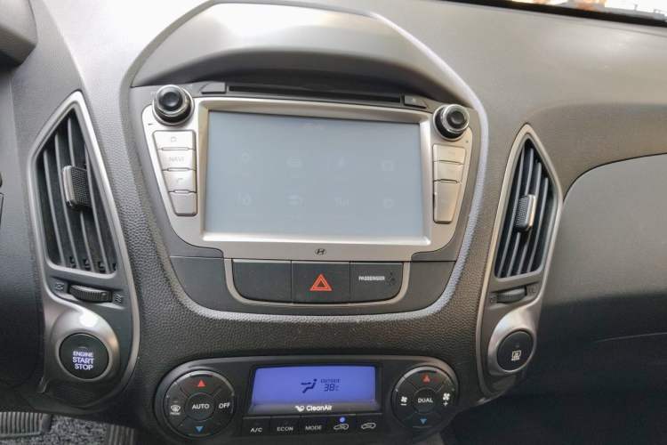 Used Hyundai ix35 2013 2.0L Automatic Two-Wheel Drive Smart GLS China IV Standard Audio And AC Panel