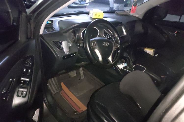 Used Hyundai ix35 2013 2.0L Automatic Two-Wheel Drive Smart GLS China IV Standard Driver Seat