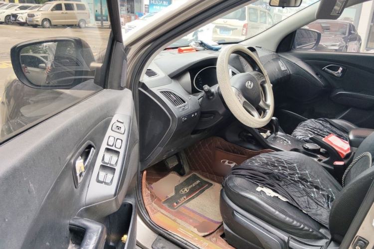 Used Hyundai ix35 2013 2.0L Automatic Two-Wheel Drive Smart GLS China IV Standard Driver Seat