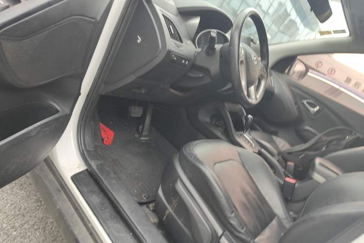 Used Hyundai ix35 2013 2.0L Automatic Two-Wheel Drive Smart GLS China V Standard Driver Seat