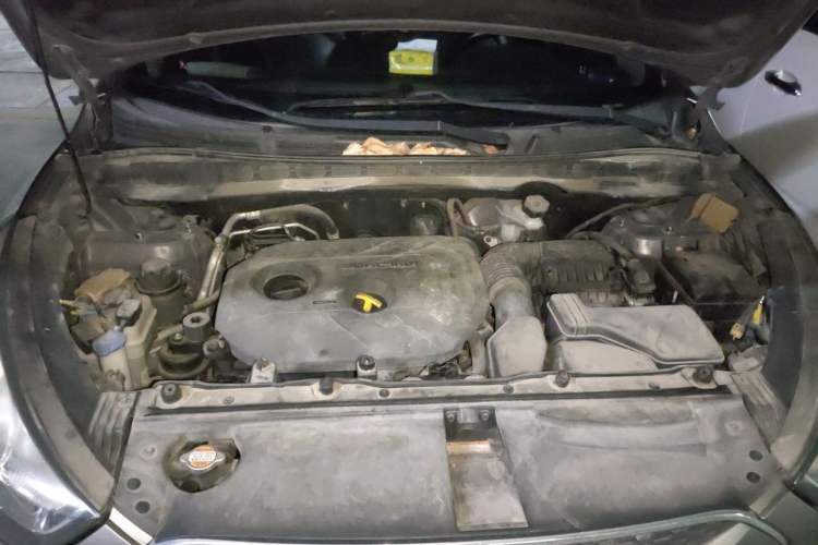 Used Hyundai ix35 2013 2.0L Automatic Two-Wheel Drive Smart GLS China IV Standard Engine Bay