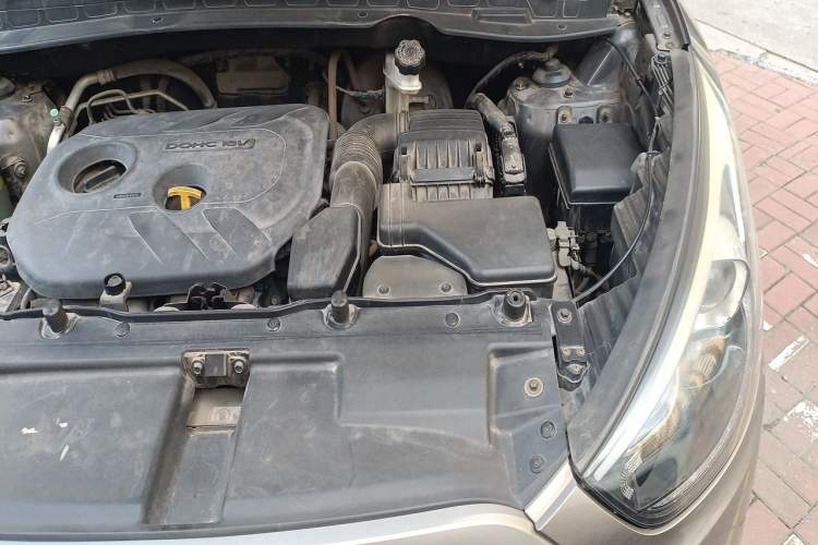 Used Hyundai ix35 2013 2.0L Automatic Two-Wheel Drive Smart GLS China IV Standard Engine Bay Left