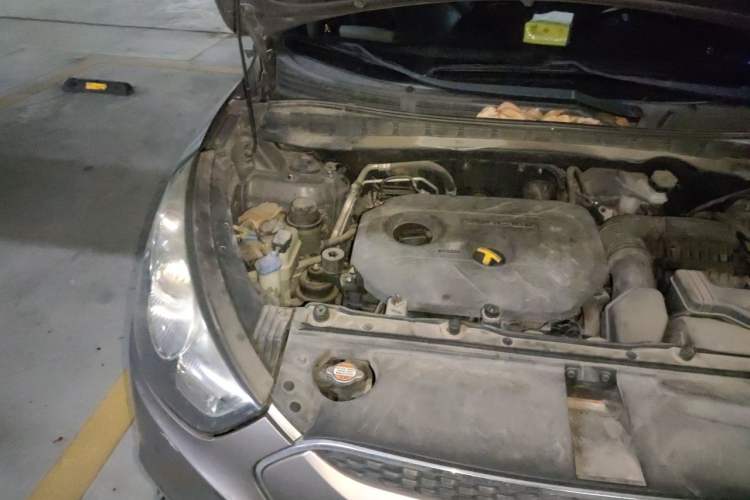 Used Hyundai ix35 2013 2.0L Automatic Two-Wheel Drive Smart GLS China IV Standard Engine Bay Right